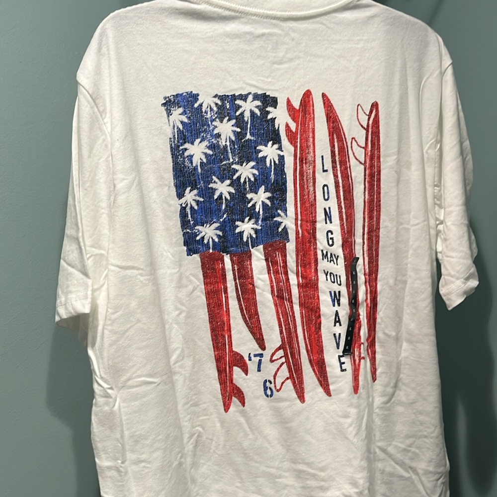 Tshirt - Picture 2 of 5